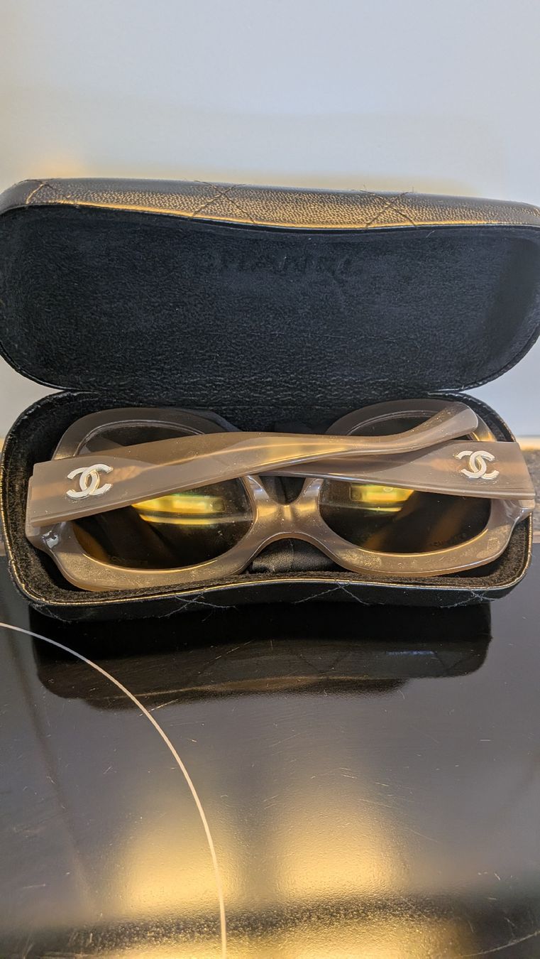 Chanel Brillen & Gläser: Chanel Sunglasses Brown with Case used condition – Gebraucht aus Zürich von yan_8lg2 3