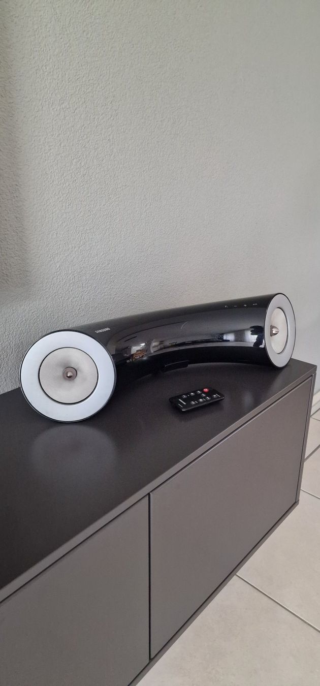 Samsung Haut-parleurs: Samsung DA-E750 Wireless Audio Dock / Bluetooth Lautsprecher – D'occasion à Hinwil par Felsenhof-Didi