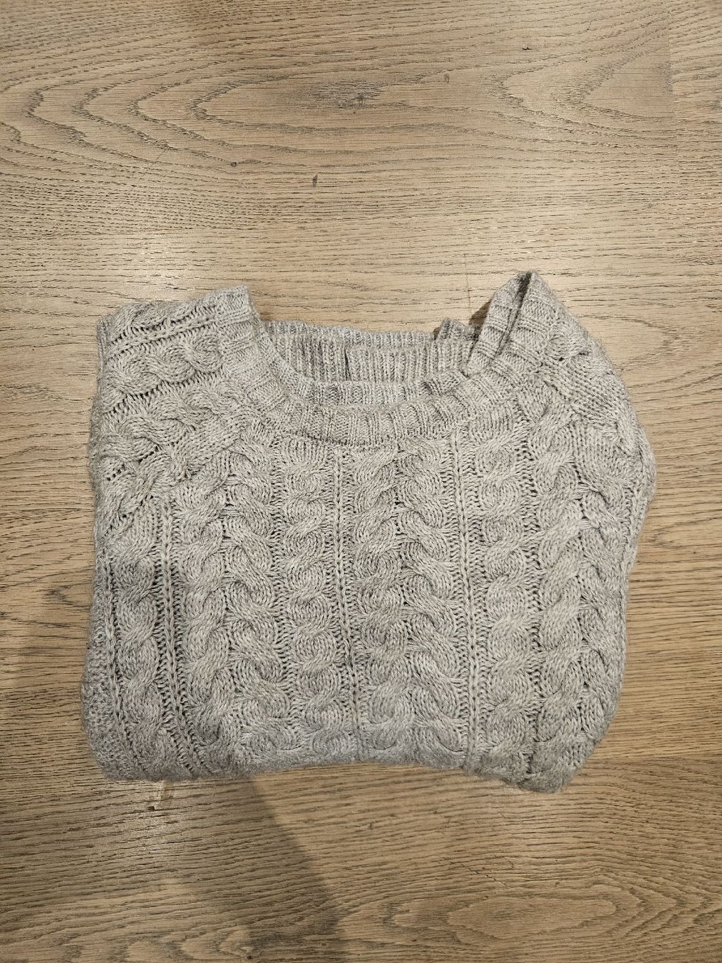 Pulls & Sweat-shirts: Pullover Zopfmuster grau Grösse S – D'occasion à Rüschlikon par zzz1234 2