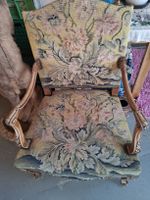 VINTAGE-SESSEL mit geschnitztem Holzrahmen 
