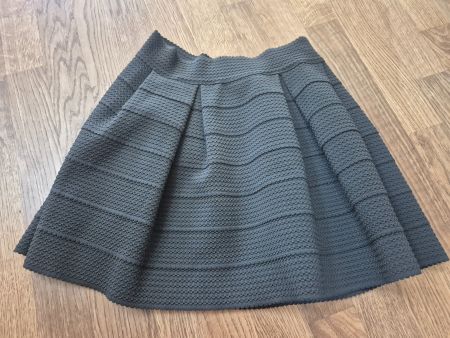 H&M bouffant black skirt size S/M