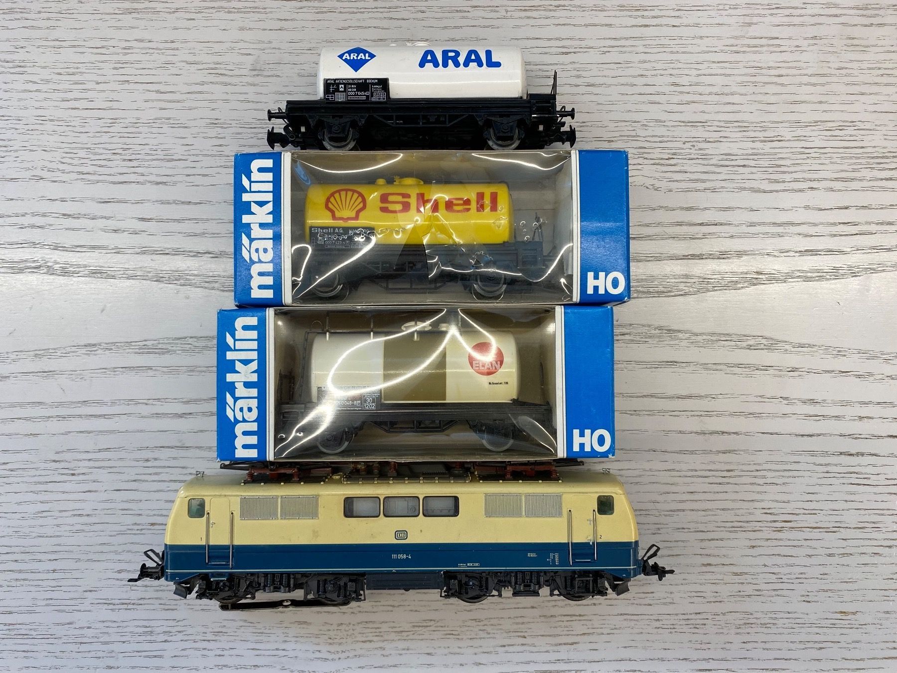 Märklin Modelleisenbahnen: Märklin 3642 DB BR 111 Tankzug digital – Gebraucht aus Lupsingen von New-Haven 5
