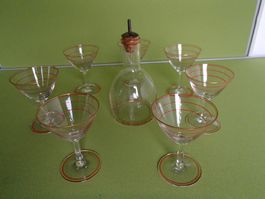 8 Art Deco Cocktail Gläser mit Flasche  versilberter Zapfen