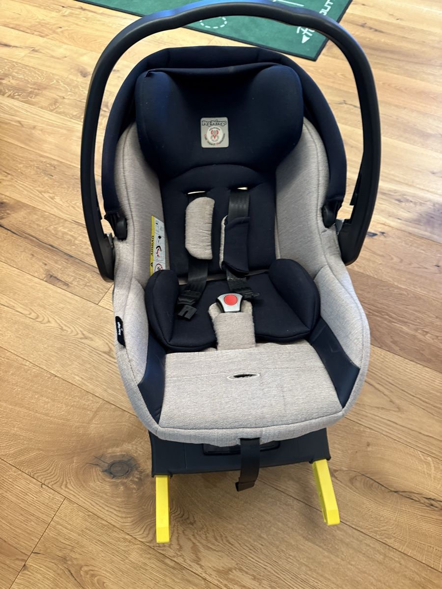 Peg Perego Auto-Kindersitze: Baby Autositz  mit isofix – Gebraucht aus Morschach von iva_ltm5