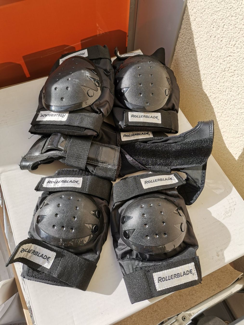 Pattini in linea & Pattini a rotelle: Rollerblade - Inlinekats mit Zubehör Gr.39 helm ,Schoner – Nuovo (secondo la descrizione) da Seuzach venduto da Tritis01 1