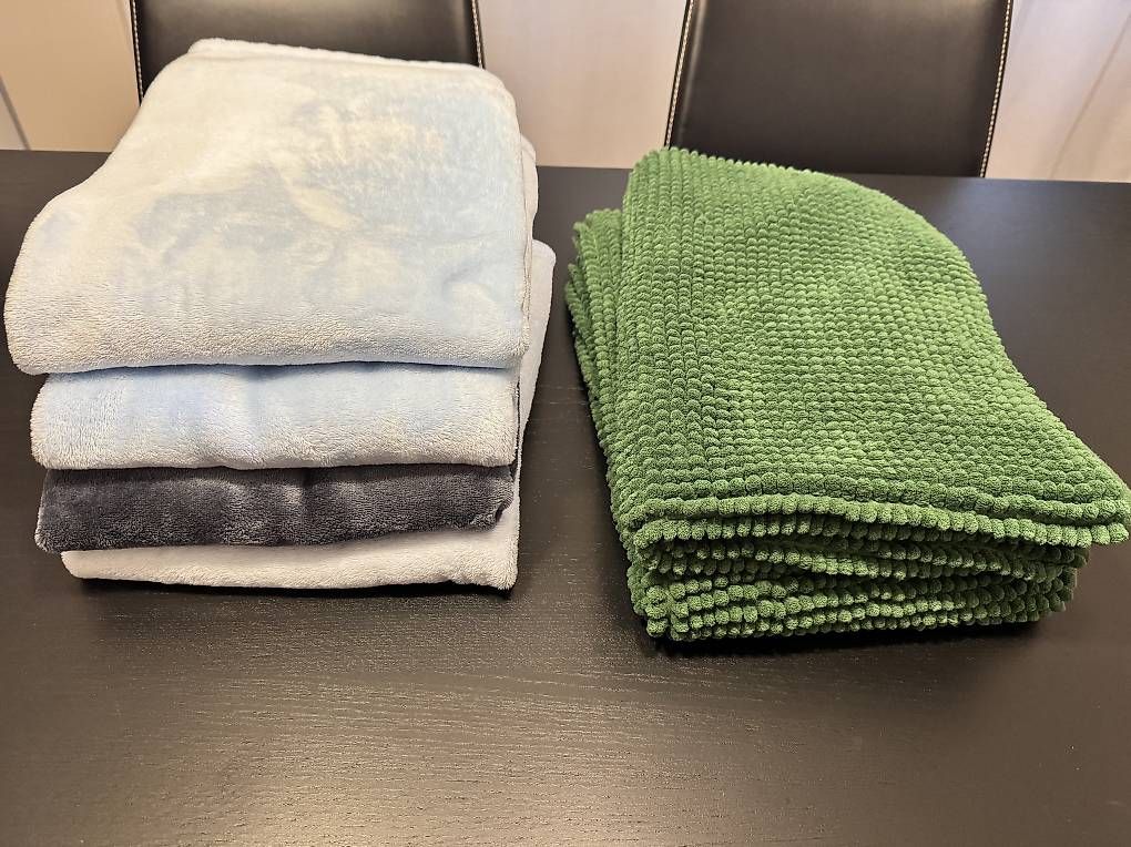Coperte & Accessori: Hunde-Decken – Usato da Büron venduto da Manu864 2