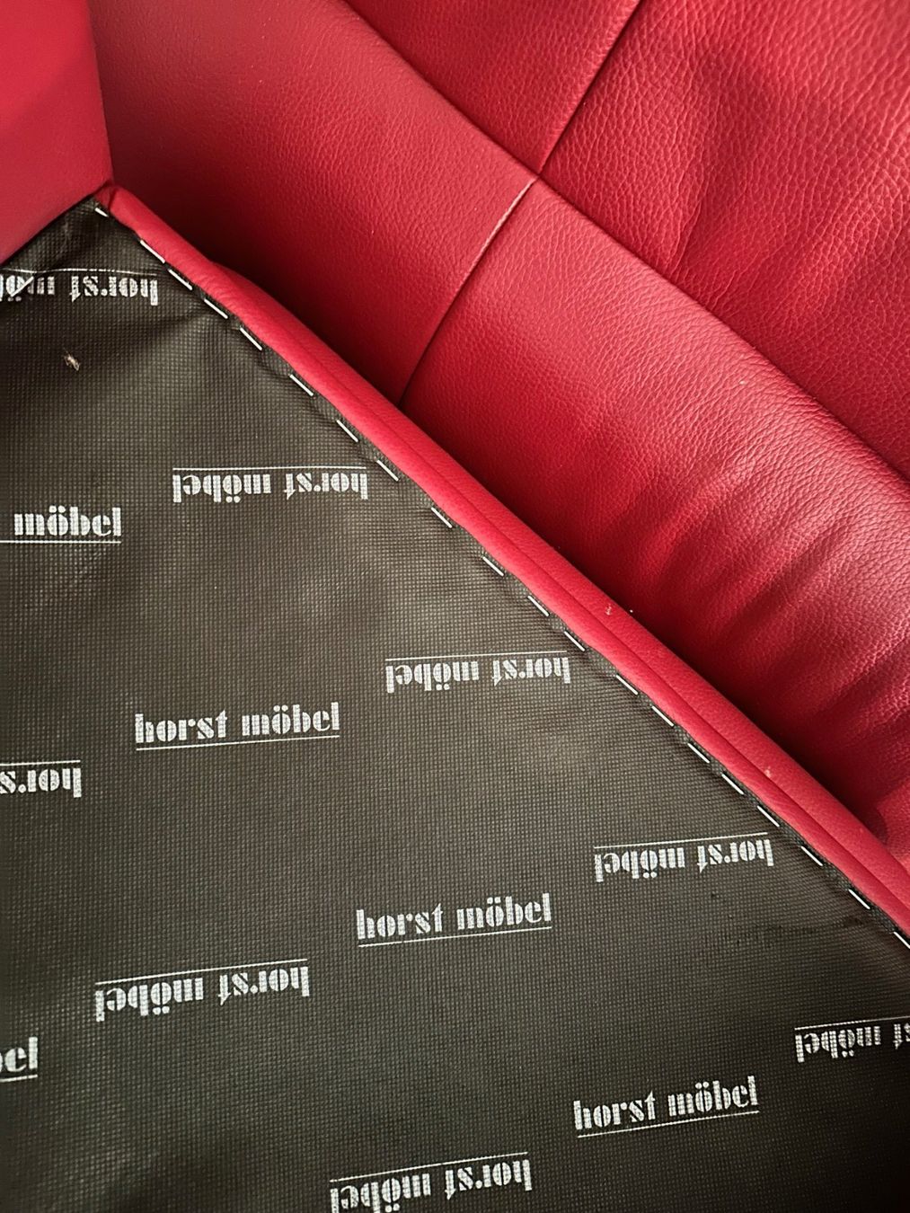 Sofas: Grosses Ecksofa Leder rot mit Hocker – 285x250 – Gebraucht aus Wollerau von spojut 4