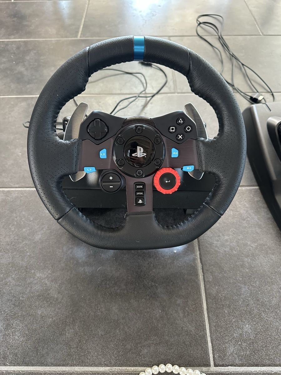 Logitech Manettes: Logitech G29 Lenkrad mit Pedalen  – D'occasion à Münchenbuchsee par Lenga