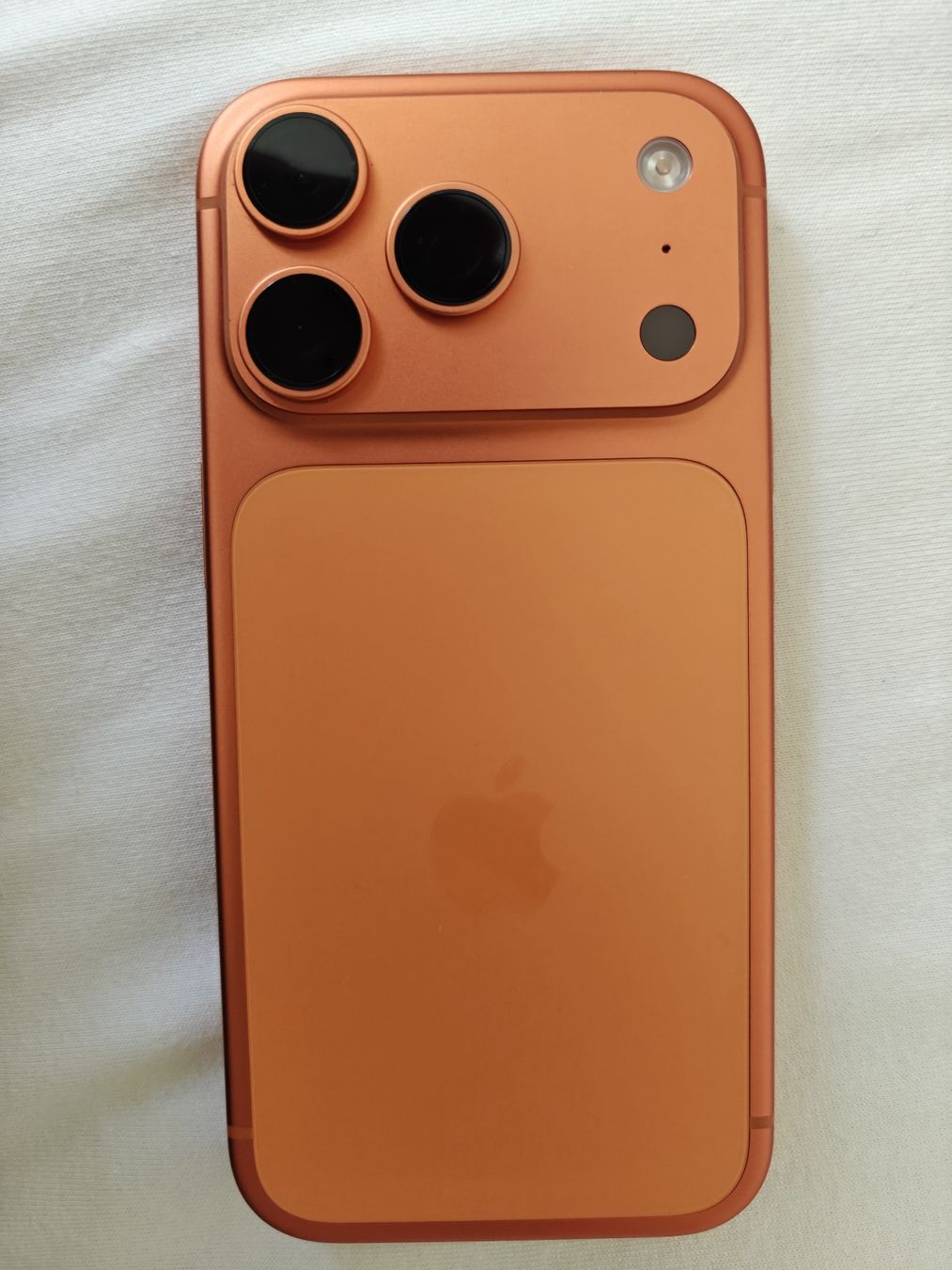 Apple Portables: Apple iPhone 17 Pro  Orange 256 GB – Neuf (Voir description) à Zürich par jch_xw8q