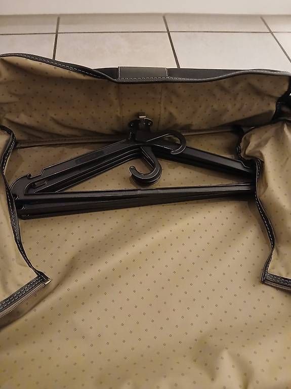 Valigie: Kleidersack – Usato da Triesen venduto da Chevalley 3