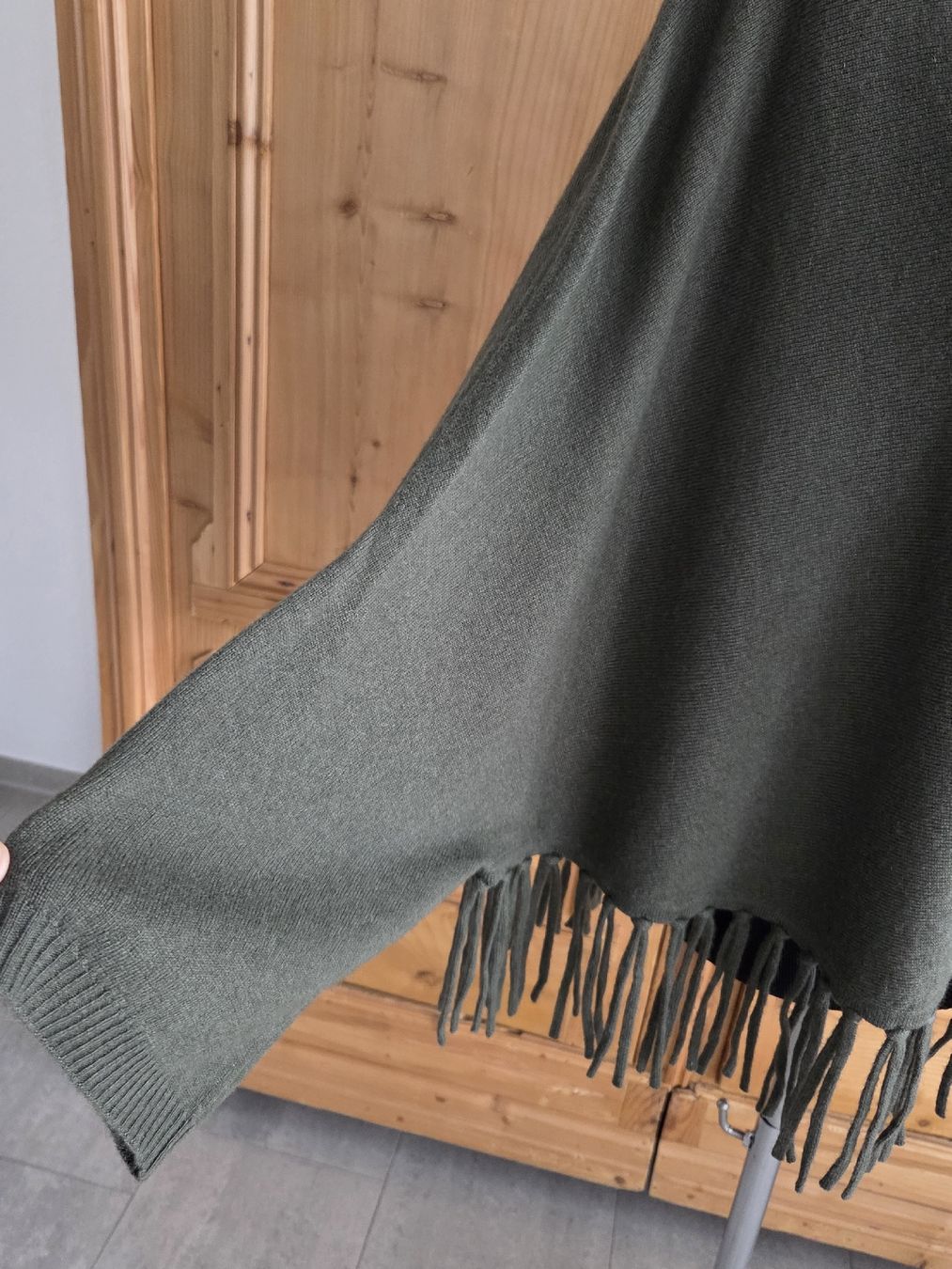 Autres vêtements femmes: schöner Poncho, Pullover Herzensangelegenheit – Neuf (Voir description) à Wiesendangen par Sinhuk 1