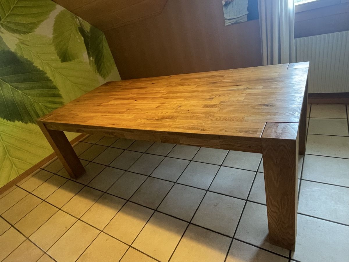 Tische: Esstisch aus Holz – Gebraucht aus Sempach von val_j9hz