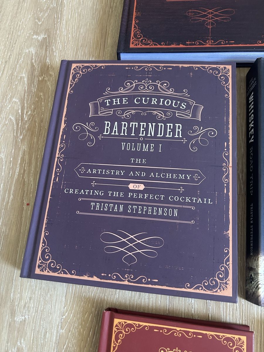 Libri: Bücher-Set The Curious Bartender Tristan Stephenson 9 Bände – Nuovo (secondo la descrizione) da Hombrechtikon venduto da Raffaele0711 2