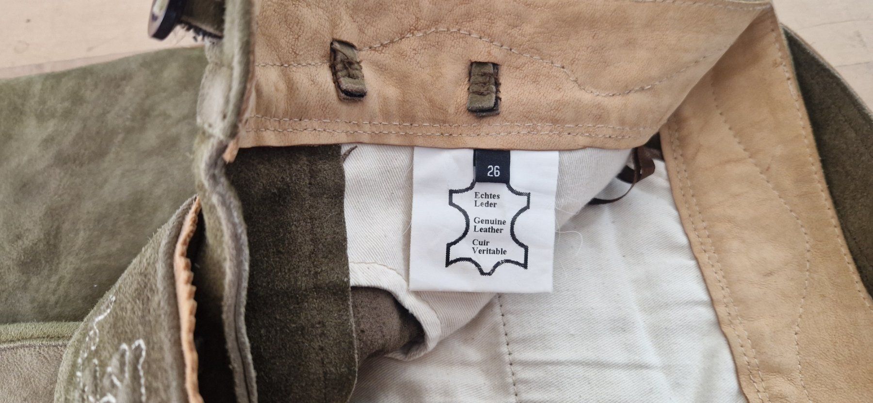 Pantalons: Lederhose – D'occasion à Stans par Stockema 3