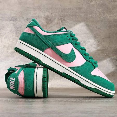 Neuwertige DUNK LOW RETRO SE in Grün / Pink!