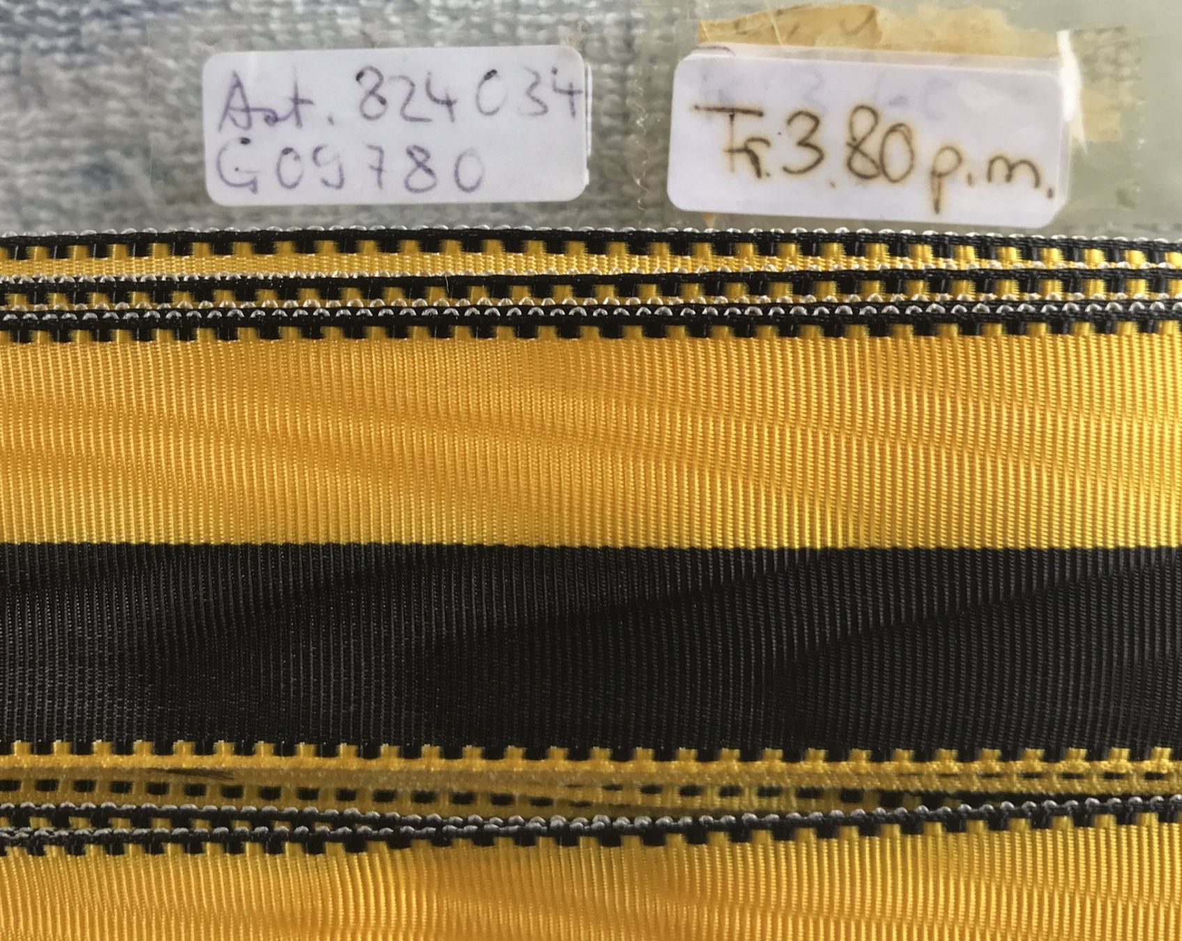 Tessuti: STOFF BAND 5METER NEU YB FARBEN – Nuovo (secondo la descrizione) da Ostermundigen venduto da Wyatt-Earp