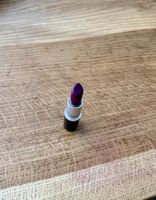 Lippenstift MAC Farbe Rebel B74 Satin