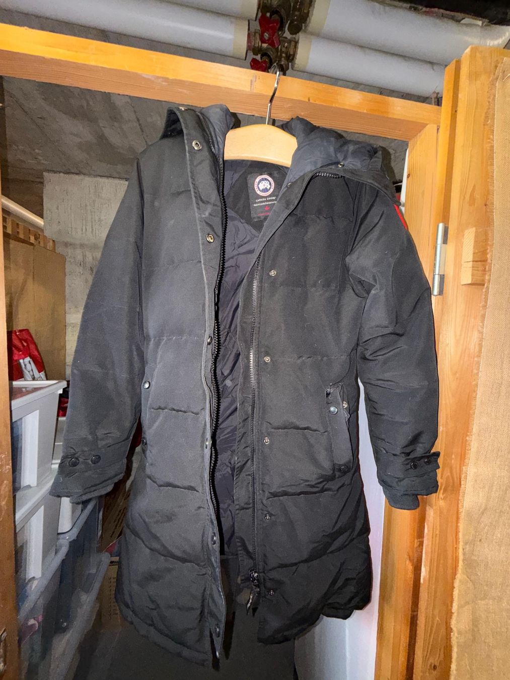 Canada Goose Cappotti: 🔥Canada Goose Parka Schwarz / S – Usato da Dottikon venduto da Celina16