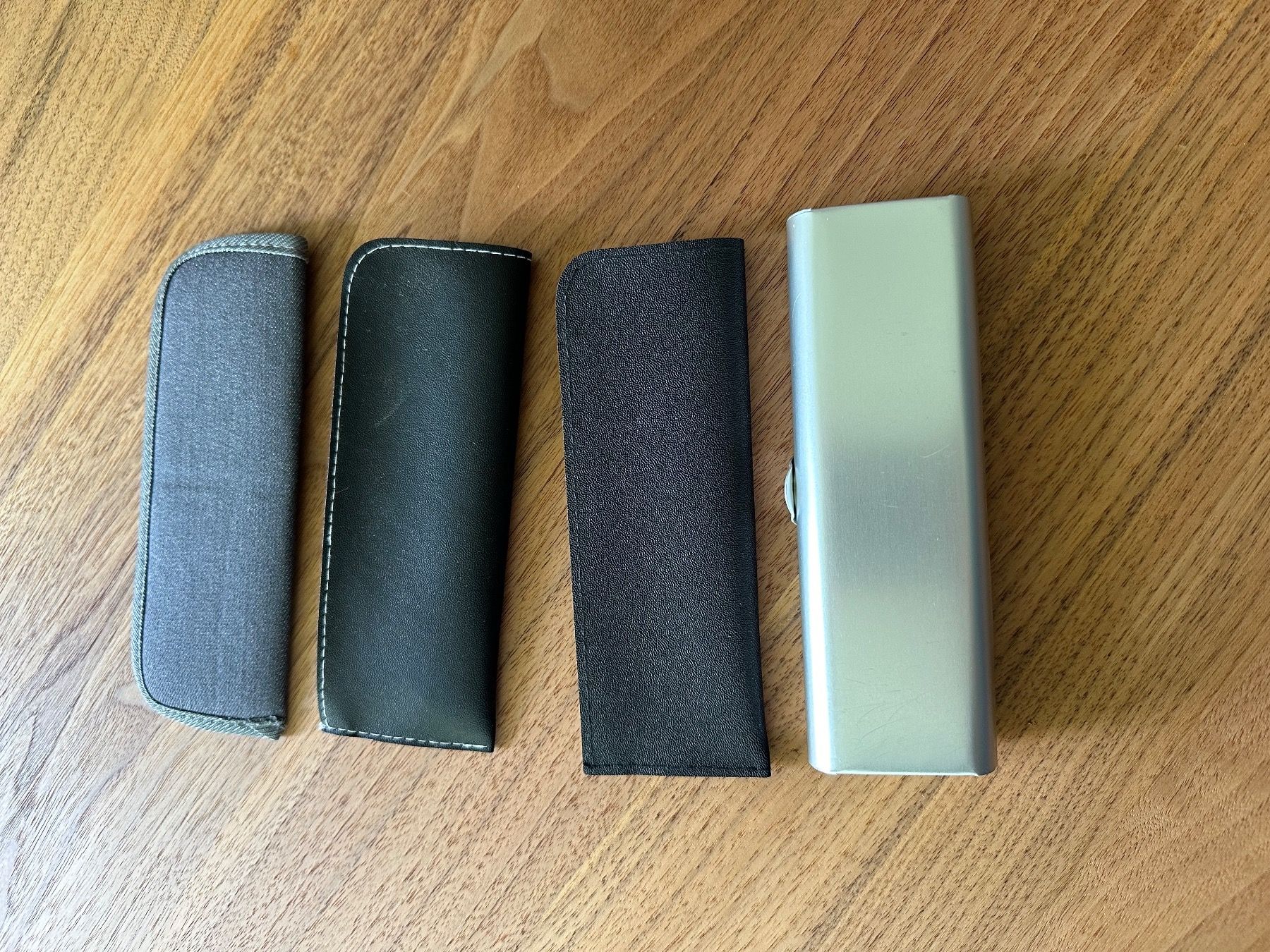Altro in  Abbigliamento & Accessori: 4 neue Brillenetuis – Nuovo (secondo la descrizione) da Münsingen venduto da Sternsaphir64 1