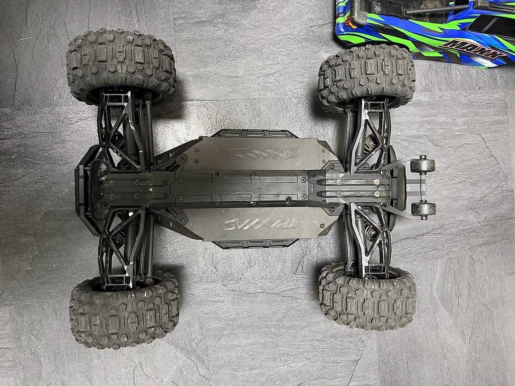RC Kits de montage: Traxxas Maxx 4s – D'occasion à Rudolfstetten par dst_tdh9 1