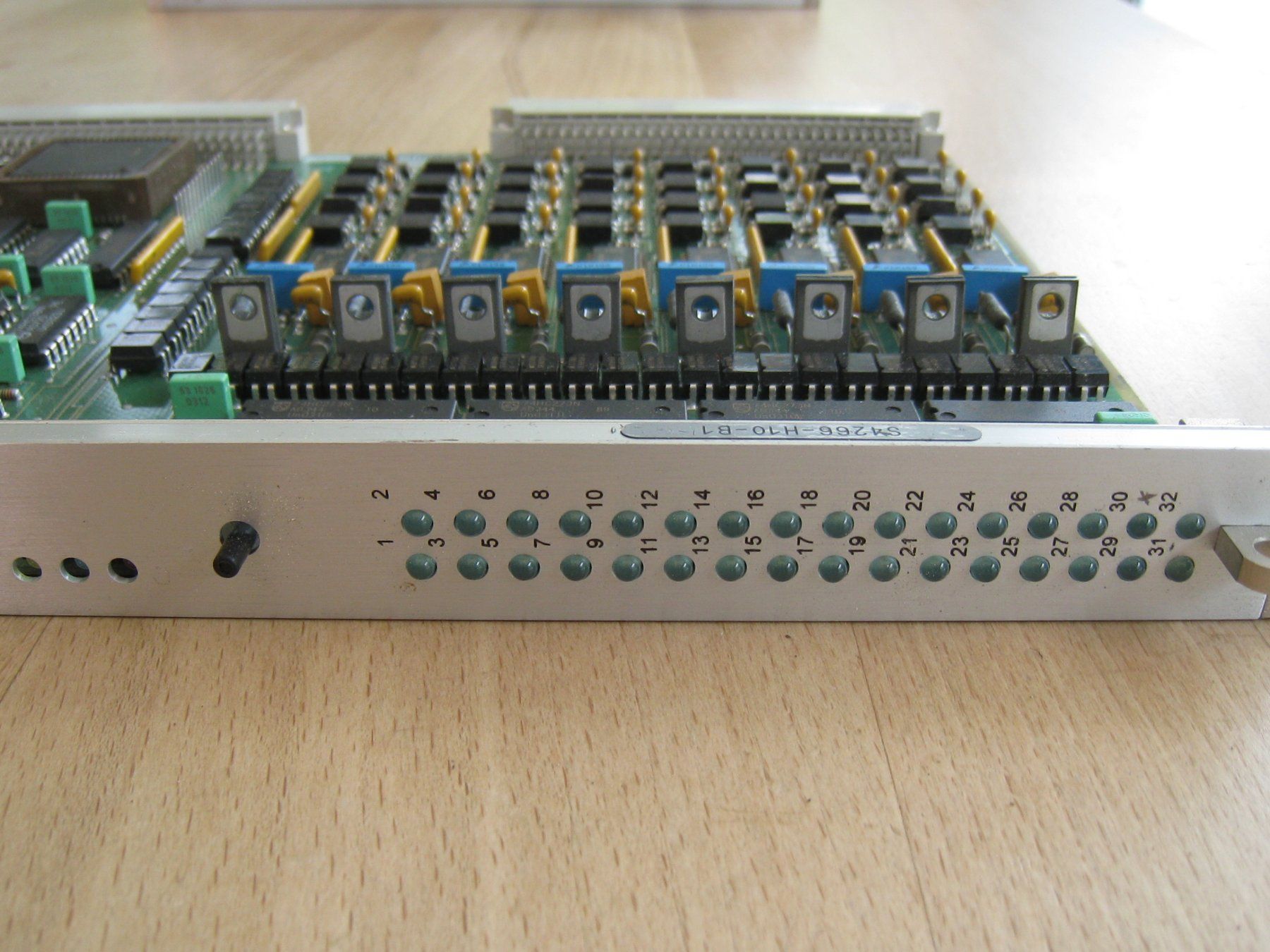 Siemens Componenti elettronici: Siemens Steuerplatine I/O Modul – Difettoso da Näfels venduto da Derglarner 5