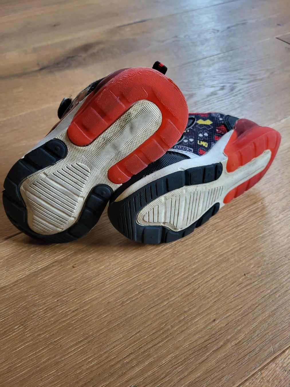 Scarpe per ragazzi: Sneaker Cars / Kinderschuhe  grösse 23 – Usato da Jona venduto da Dunschere86 2