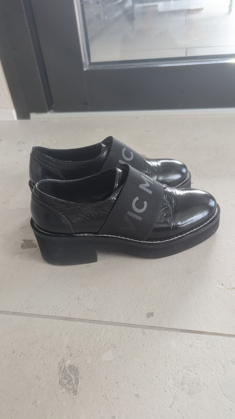 Chaussures femmes: Schuhe Damen Schwarz Lack – Neuf (Voir description) à Sursee par janaasch 2