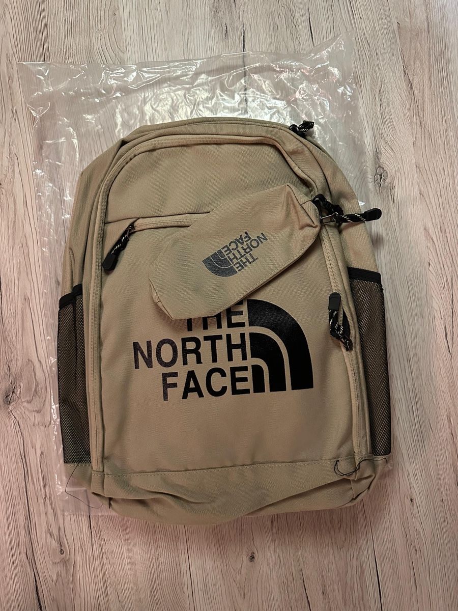 North Face Zaini: The North Face Rucksack – Nuovo (secondo la descrizione) da Basel venduto da pau_s6pv