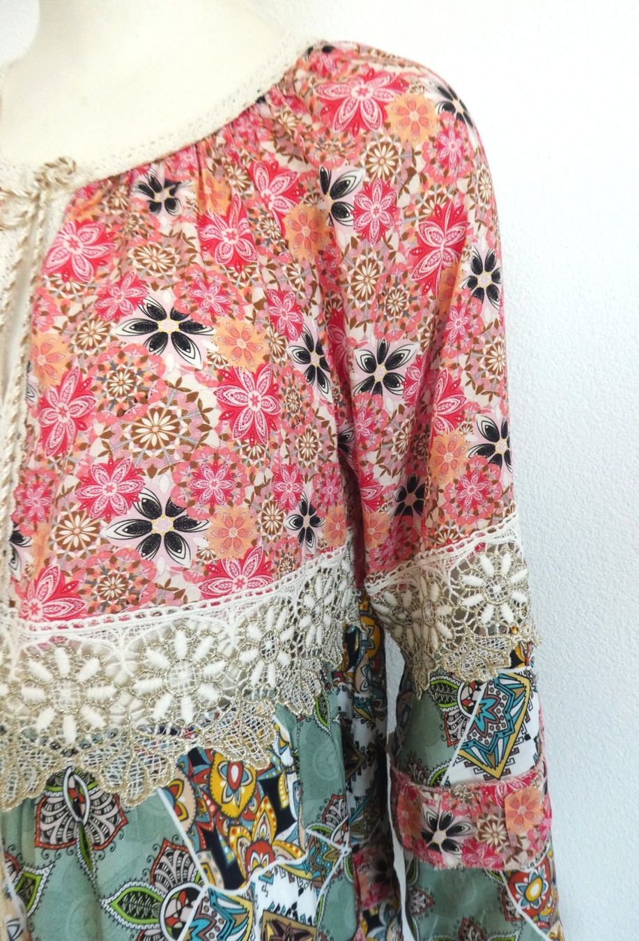 Chemisiers: leichte Bluse Hippie Boho Multicolor schöne Details, Gr. M/L – D'occasion à Berneck par chouchou1415 1