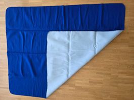 Zweifarbige Fleecedecke mit Beutel 