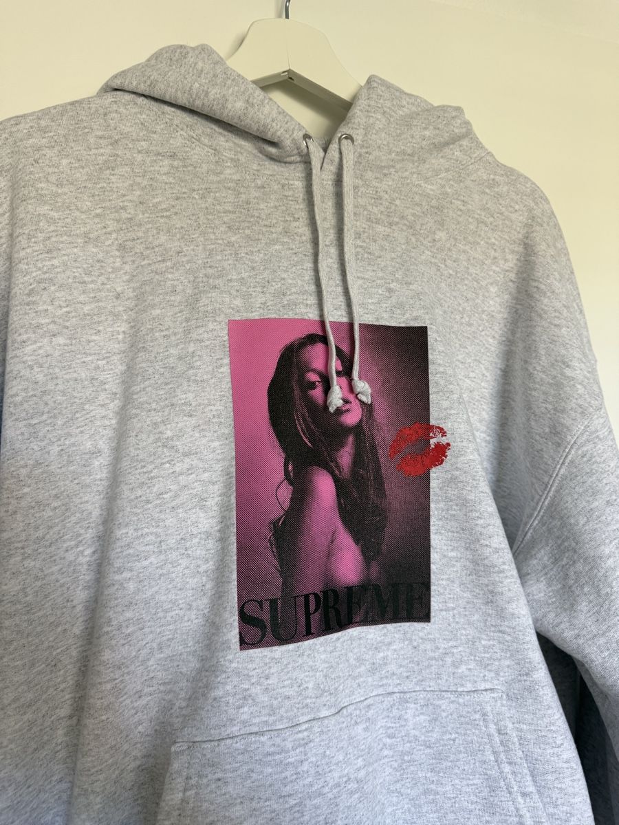 Maglioni & Felpe: Supreme Kate Moss Hoodie – Nuovo (secondo la descrizione) da Steffisburg venduto da yan_l276 1
