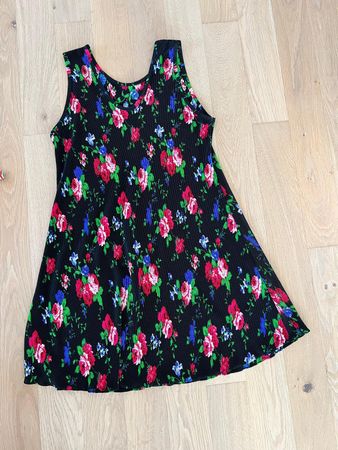 Blumenkleid Sommerkleid Plissee Gr. S/M 👗🌹🌻🌷🌺