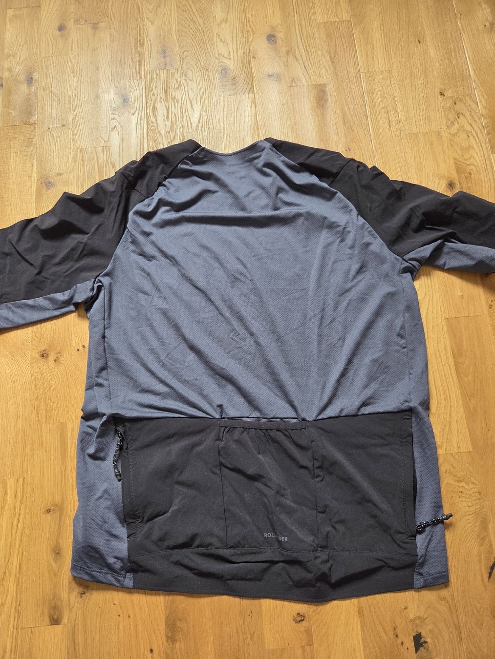 Lotti di vestiti: Velofahrer Sportset – Usato da Kippel venduto da nosei29 3
