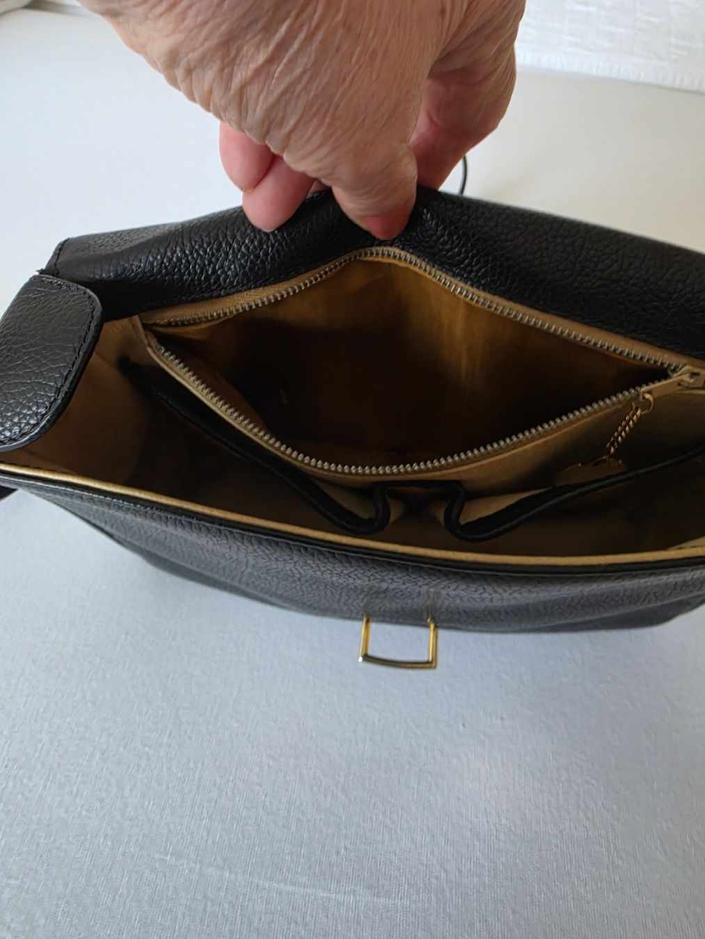 Celine Taschen für Damen: CELINE LEDER SCHWARZ – Gebraucht aus Strengelbach von romanna 2