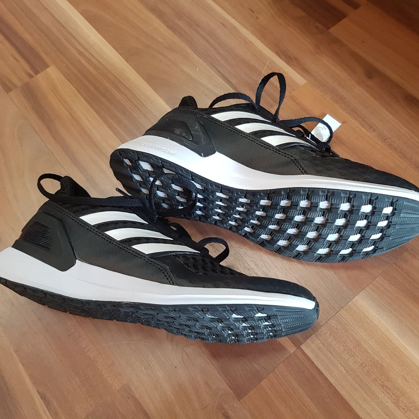 Adidas Scarpe da uomo: Adidas Schuh cloudfoam gr 37 1/3 k31 – Usato da Schwarzenburg venduto da Flamingo07 1