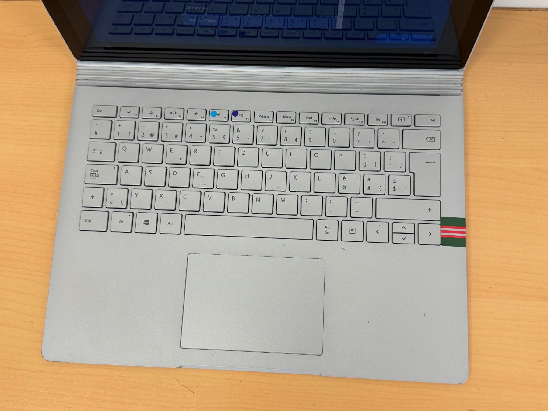 Microsoft Notebook: Microsoft Surface Laptop i5-6300 8GB 256GB mit Windows 10Pro – Usato da Ebmatingen venduto da Revivetrade 1