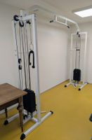 Kraftstation mit Seilzug, Fitness