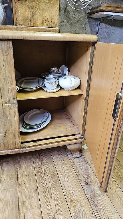 Vetrine: Holz Buffet- Vitrine Antik – Usato da Seengen venduto da SaschaMax 1