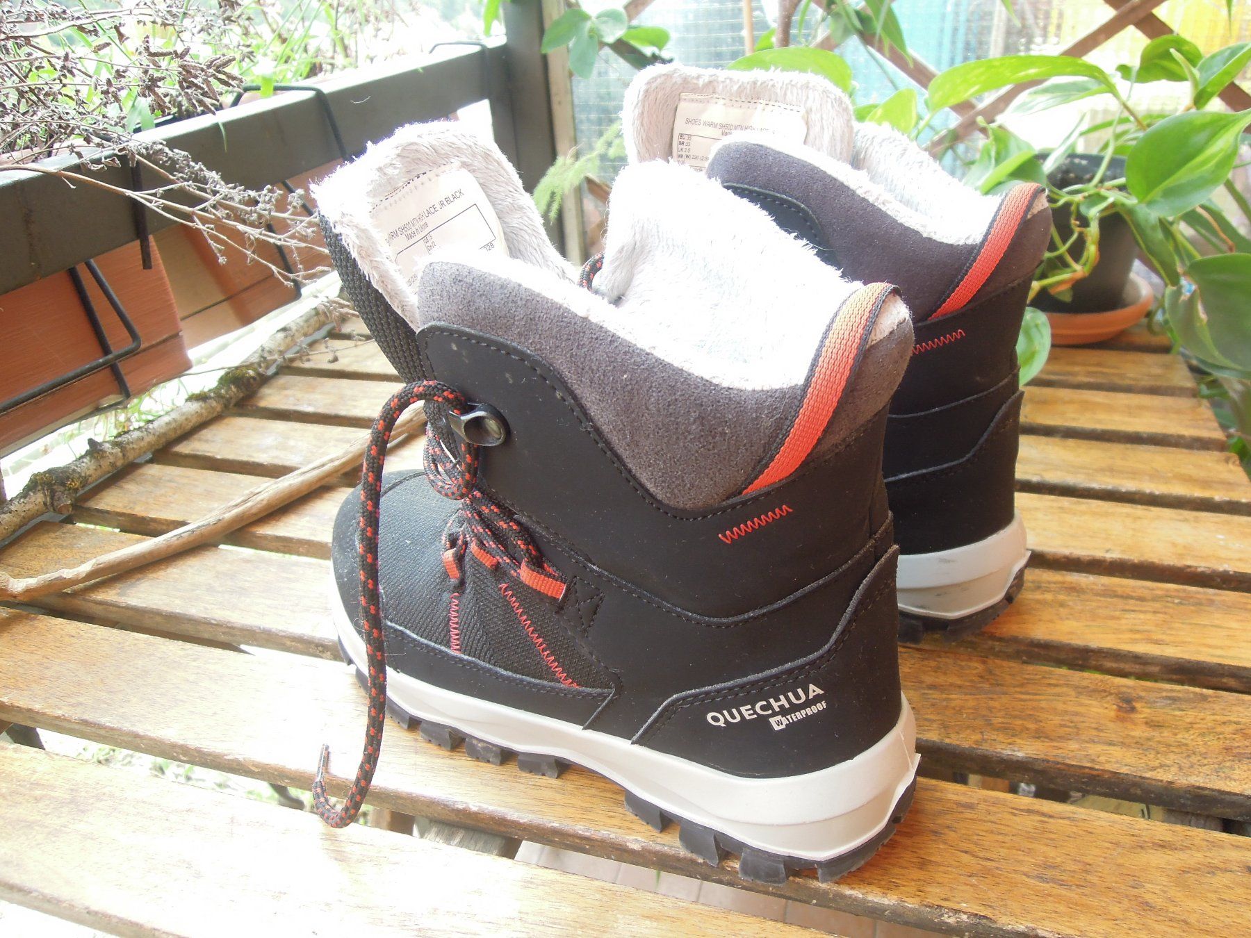 Decathlon Scarpe per ragazzi: Schnee-schuhe Quechua nr.35 – Usato da Morbio Inferiore venduto da supermammuth 1