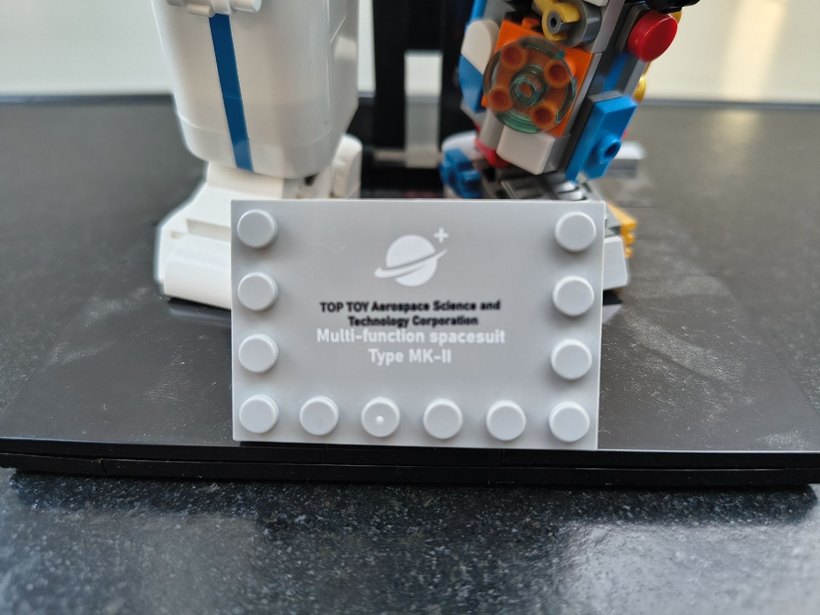 Kit di costruzioni: Lego Astronaut Spacesuit MK-II – Usato da Balsthal venduto da Mnni 2
