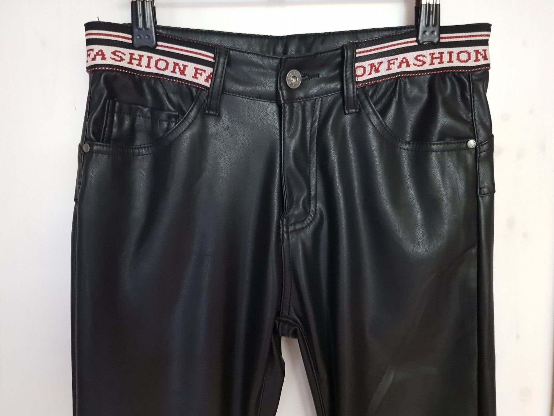 Hosen: Lederhose – Gebraucht aus Brunnen von CHOUCHOU. 1