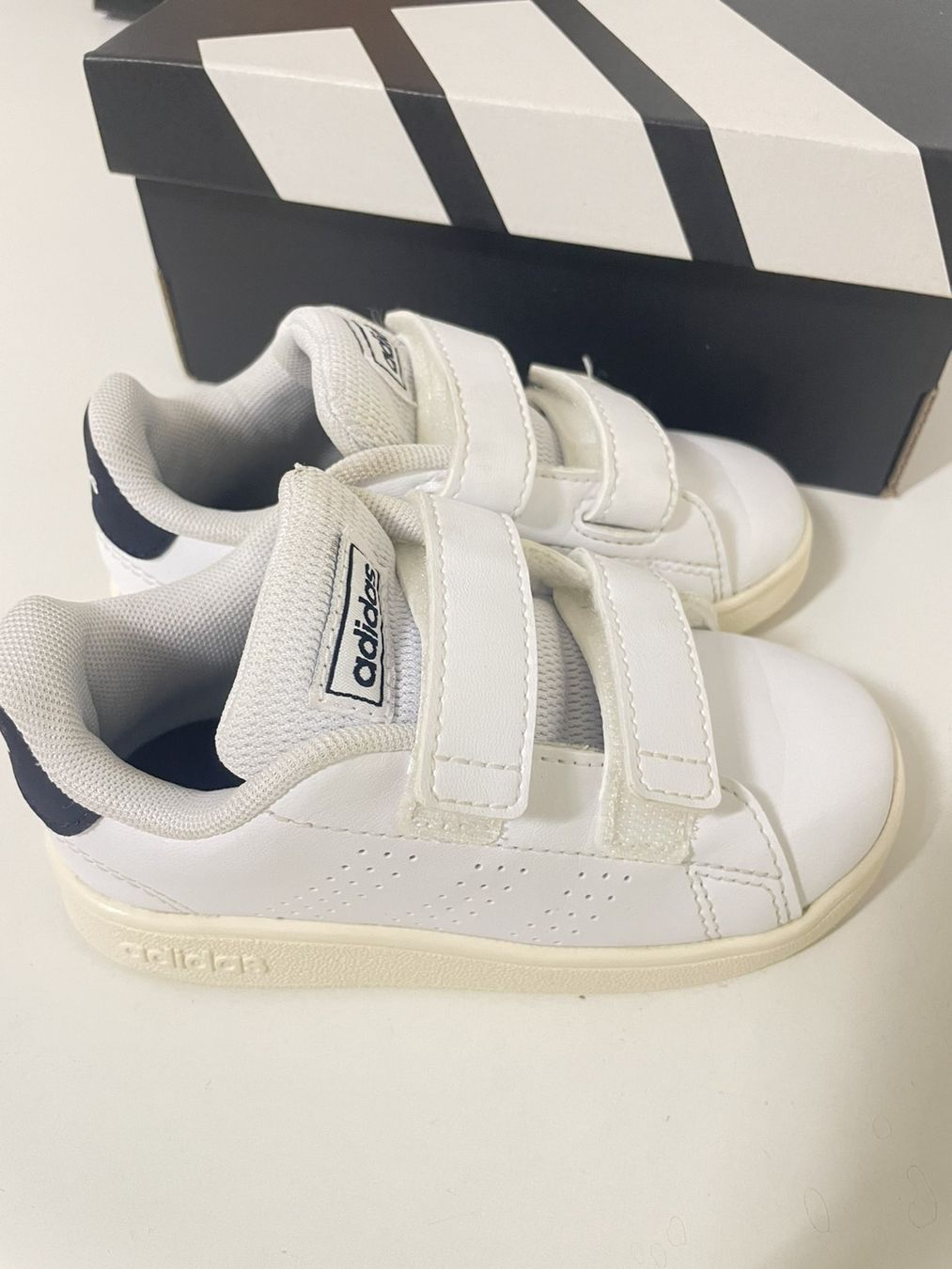 Adidas Scarpe per ragazzi: Top Kinderschuhe Adidas – Usato da Buchs SG venduto da VitaliiKu