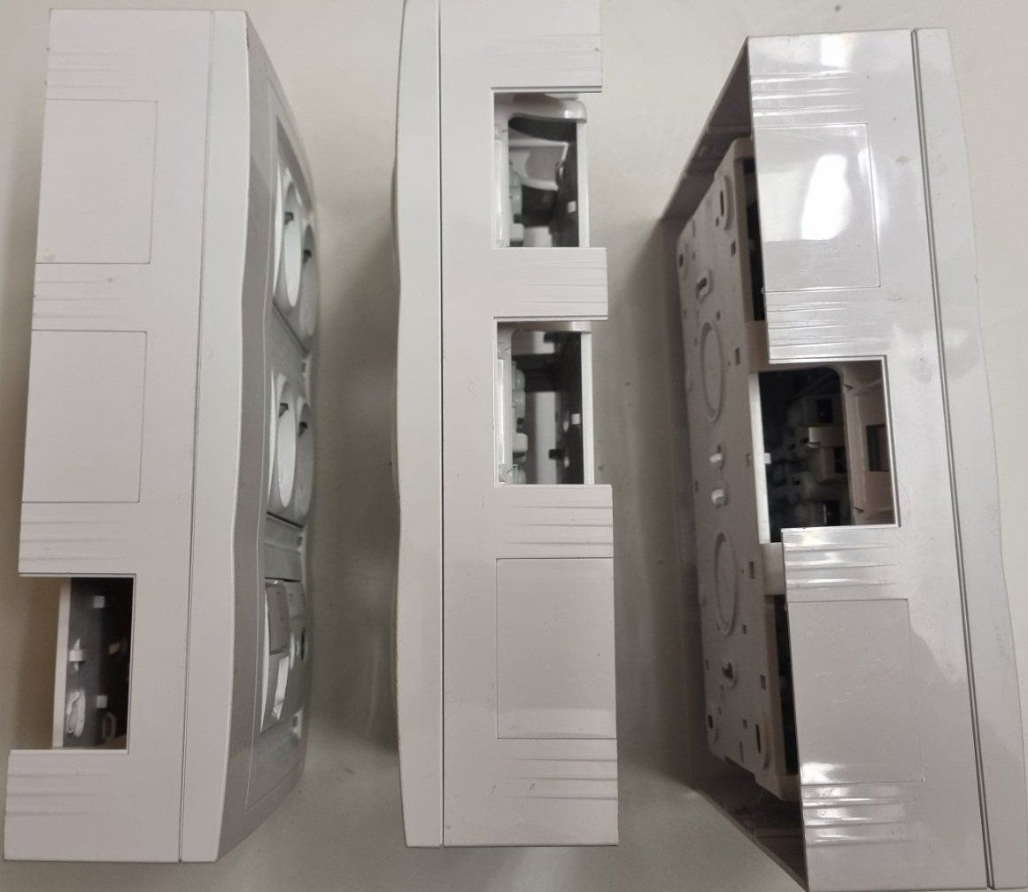Spine: 3x Elektrokaste AP mit EU Steckdosen – Usato da Zuchwil venduto da Beppe_25.3 2