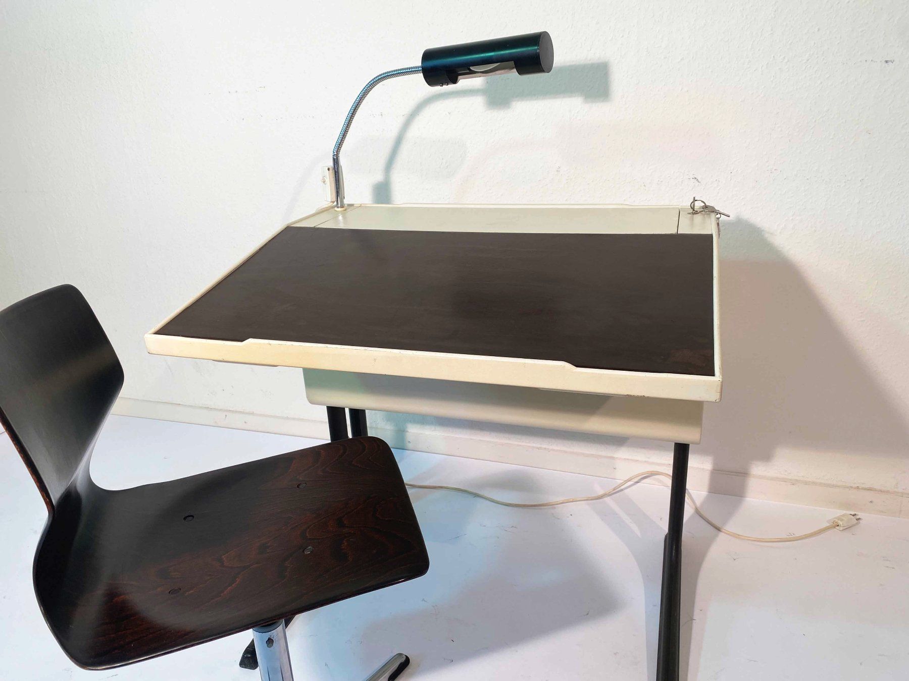Bureaux: Kinder Design Schreibtisch Luigi Colani – D'occasion à Beringen par Kultgut 1