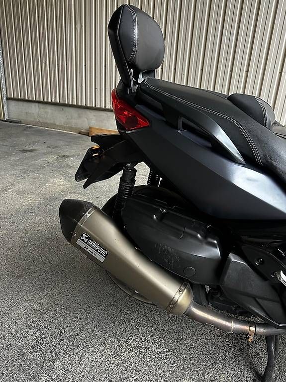 Scooter: Yamaha X-MAX 400 ligne akrapovic  – Usato da Yverdon les bains venduto da Tquad1400 3