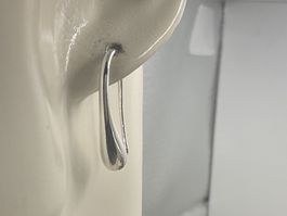Schlichte Ohrhänger in Tropfenform aus Sterlingsilber
