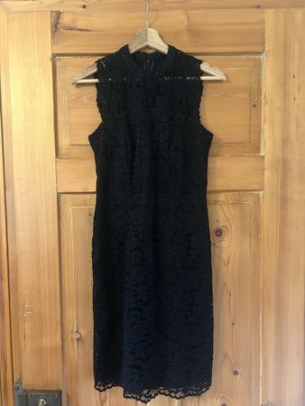 Elegantes Kleid Spitze schwarz Grösse 34 Esprit