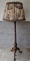 Stehlampe mit gedrechselten Fuss antik