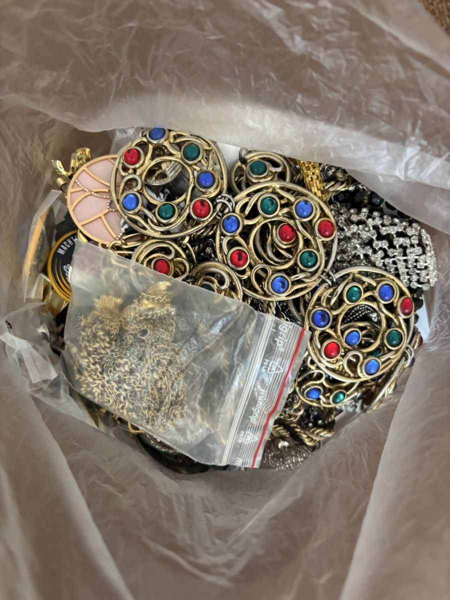 Altri gioielli: Vintage jewellery bulk – Difettoso da Confignon venduto da Second_Hand_Ch