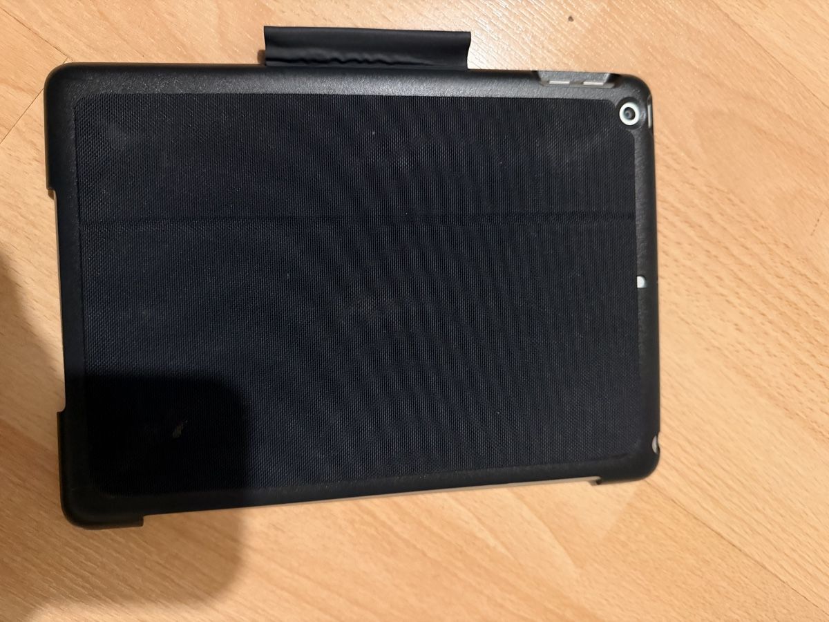 Tablettes PC: iPad 6. Generation 128GB WiFi – D'occasion à Rümlang par sararejhan 2